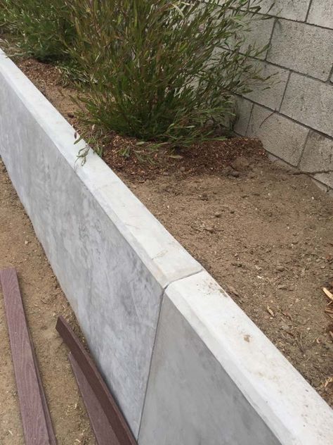 Concrete Fence Wall, Concrete Block Retaining Wall, Corner Landscaping, Diy Retaining Wall, Backyard Retaining Walls, Retaining Wall Blocks, Building A Retaining Wall, Garden Retaining Wall, Concrete Retaining Walls