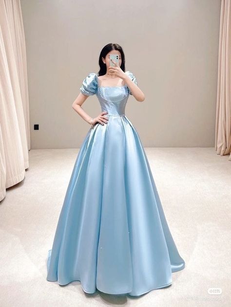 Lady's Dress, Poet Shirt, Western Dresses For Women, Cute Dresses For Party, Pretty Quinceanera Dresses, Fantasy Style, Gowns Dresses Elegant, Royal Dresses, Fashion Designing