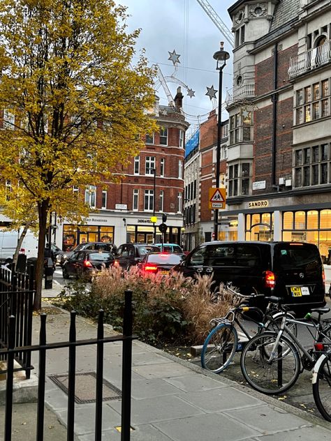 #london #street #marylebone Bond Street London Aesthetic, Marylebone London Aesthetic, Marlybone London, London Streets Aesthetic, London Moodboard, London Marylebone, Marylebone London, London Girl, London Vibes