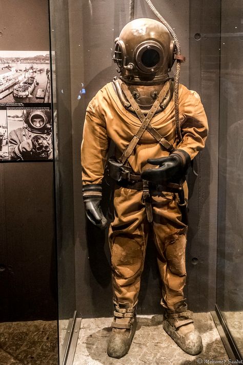 Old Diving suit | mohamed saadat | Flickr Old Diving Suit, Diving Outfit, Deep Sea Diving Suit, Deep Sea Diver Art, Navy Diver, Deep Sea Diver, Diving Helmet, Deep Sea Diving, Scuba Diving Gear