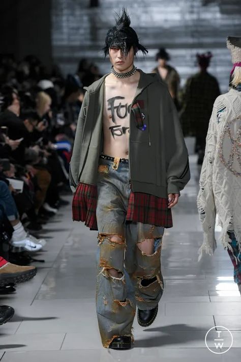 Tagwalk: The Fashion Search Engine Punk Runway, Japanese Punk Fashion, Modern Punk Fashion, Japanese Punk, Punk Movement, Japanese Craftsmanship, Punk Culture, Punk Clothing, A Punk