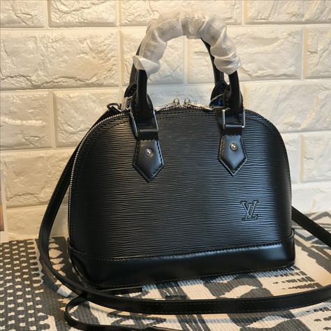 Black louis vuitton bag