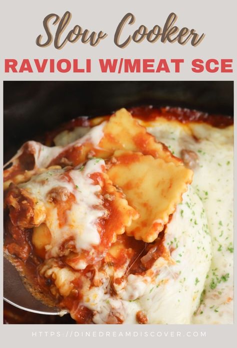 Ravioli With Meat Sauce, Slow Cooker Ravioli, Meat Sauce Recipe, Cheese Sauce For Pasta, Meat Sauce Recipes, Cheese Ravioli, Crockpot Recipes Slow Cooker, Meat Sauce, Easy Slow Cooker