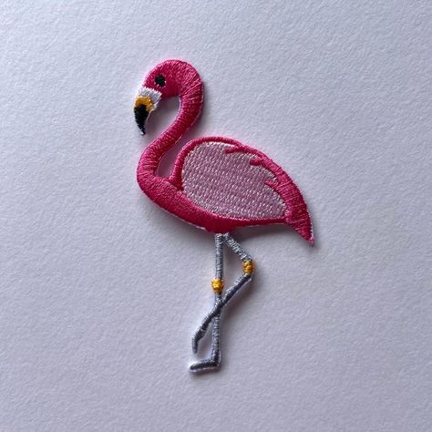 Decorate Your Backpack, Diy Embroidery Shirt, Flamingo Artwork, Pins Enamel, Animal Artwork, Garment Cover, Iron On Embroidered Patches, Unique Accessories, Diy Patches