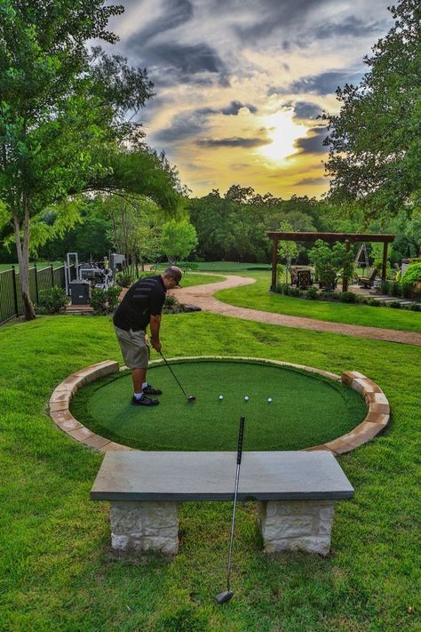 Backyard Golf, Golf Chipping Tips, Green Backyard, Golf Diy, Golf Chipping, Golf Green, Golf Drills, Modern Backyard, Backyard Inspo