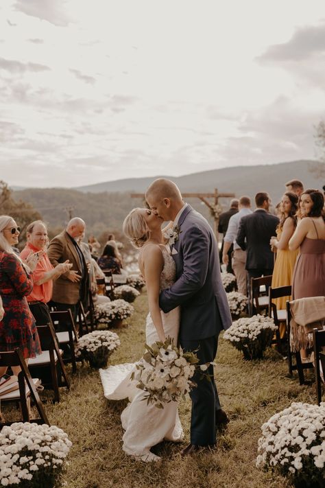 Harpers Ferry West Virginia, West Virginia Wedding, Earthy Wedding, Beautiful Outdoor Wedding, Harpers Ferry, Potomac River, Moody Wedding, Relaxed Wedding, Designer Bridal Gowns