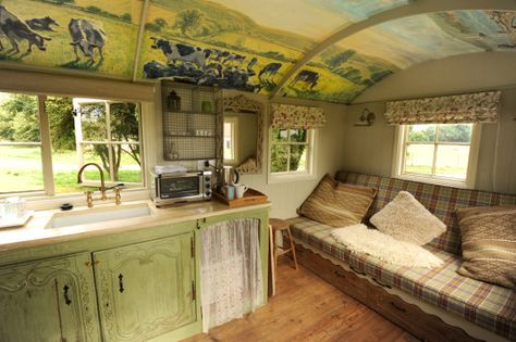 Vintage, Luxury, Travel Hut Interior, Shepherd Hut, Shepherd Huts, A Small House, Shepherds Hut, Tiny Spaces, Tiny House Living, Tiny Home, Tiny House Design