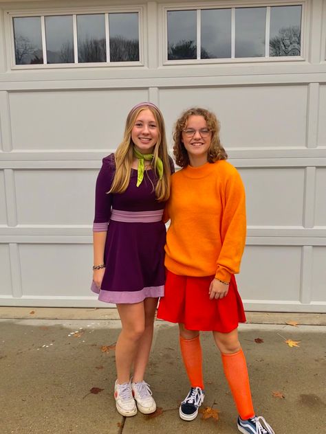 velma and daphne #scoobydoo #halloween #costume #aesthetic #daphneandvelma Freddy And Daphne Costume, Daphne And Velma Costumes, Velma And Daphne Costume, Halloween Costume Aesthetic, Heroes And Villains Costumes, Modest Costumes, Velma Costume, Costume Aesthetic, Daphne Costume