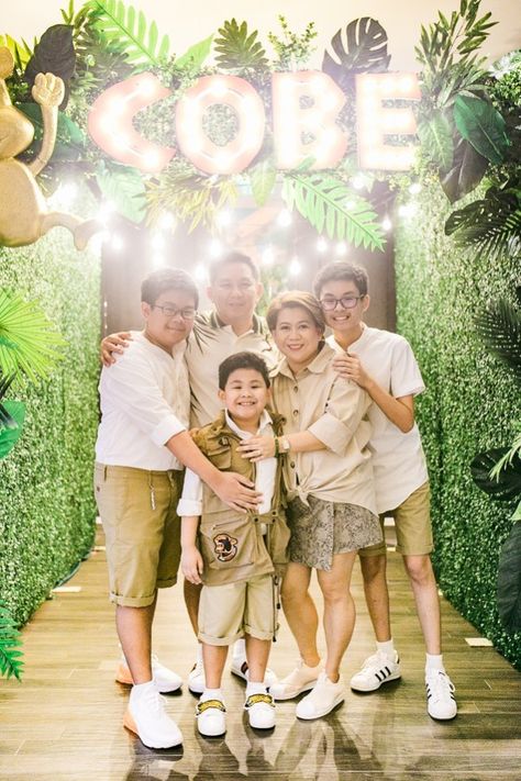 Cobe’s Jungle Safari Themed Party – 7th Birthday | Party Doll Manila Safari Family Outfit, Safari Birthday Party Outfit, Safari Themed Party, Safari Theme Birthday Party, Jungle Theme Birthday Party, Jungle Theme Parties, Jungle Theme Birthday, Safari Theme Birthday, First Birthday Cards