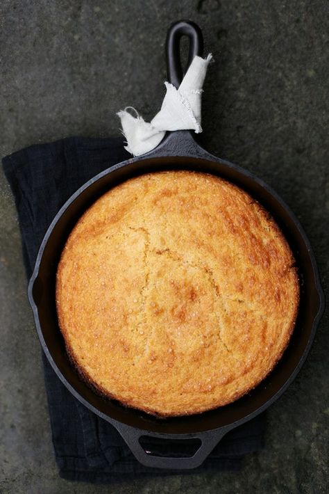 skilletcornbread1 Brown Butter Skillet Cornbread Ina Garten, Ina Garten Brown Butter Skillet Cornbread, Ina Garten Brown Butter Cornbread, Ina Garten Cornbread, Cornbread Recipe Pioneer Woman, Best Cornbread Recipe, Bread Bites, Ree Drummond Recipes, Skillet Corn