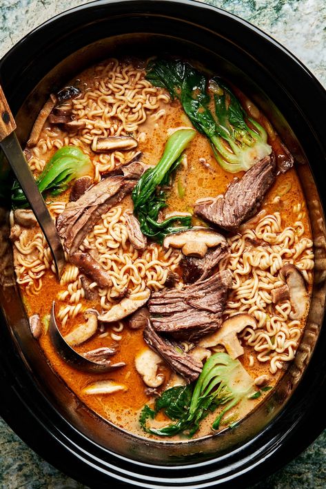 Crock Pot Beef Ramen, Traditional Asian Food Recipes, Beef Broth Soup Recipes Healthy, Soft Food Lunch Ideas, Cheap Gourmet Meals, Beef Broth Recipes Dinners, Ramen With Beef, Slow Cooker Ramen, Food School Lunch