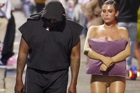 Kanye West's latest craze: building his own city in the Middle East | Daily Sports Check more at https://www.dailysports.press/football/kanye-wests-latest-craze-building-his-own-city-in-the-middle-east-daily-sports/ Kanye West Wife, Revealing Outfits, Medium Tv Show, Fashion Week Outfit, Star Magazine, Tiny Clothes, Hollywood Gossip, Technology Fashion, Liam Hemsworth