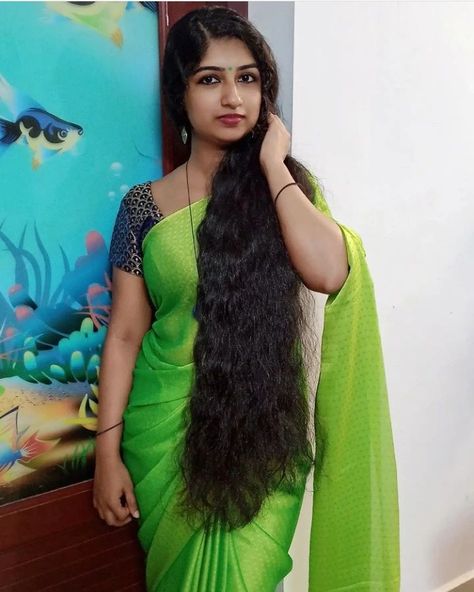 SALON & SPA on Instagram: “Beautiful Long Hairs ❤ Beauty Queen👸 She is Stunning 💕 Follow & Support her @soumyaajose ❤❣💕💞💓💗💖💘💝💟 Like ❤ Share 👭 Comment 💬” Indian Long Hair, Indian Long Hair Braid, Long Indian Hair, Indian Natural Beauty, Long Hair Pictures, Indian Hair, Beauty Queen, Long Hair Girl, Long Hair Women