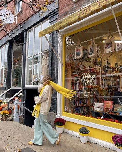 I’ll never stop dreaming of last fall Yellow Scarf Outfit Winter, Yellow Adidas Outfit, Yellow Scarf Outfit, Sara Clothes, Outfits 2023 Fall, 2023 Fall Fashion, Scarf Outfits, Scarf Outfit Winter, Scarf Aesthetic