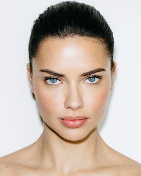 Adriana Lima Face, Maybelline Cosmetics, Adriana Lima Young, Make Up Inspiration, Braut Make-up, Trening Abs, Model Face, Victorias Secret Models, Beauty Icons