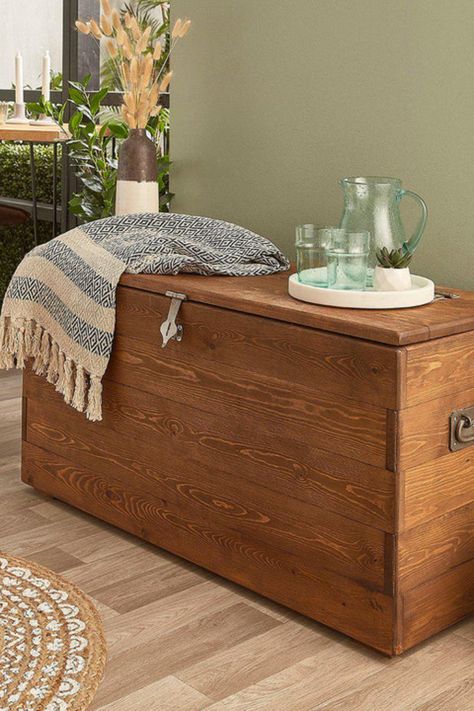 Wooden Blanket Box, Chest Decor, Solid Wood Bedroom Furniture, Wooden Bedroom Furniture, Wooden Trunks, Wood Trunk, Wood Bedroom Furniture, Wooden Bedroom, Wood Storage Box