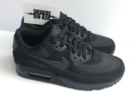 Black Air Max Nike, Black Nike Shoes Aesthetic, Black Air Max 90 Outfit Mens, Black Air Max Outfit, Nike Airmax 90 Black, Nike Air Max 90 Women Outfit, Black Nike Shoes Women, Black Nike Air Max 90, All Black Nike Shoes