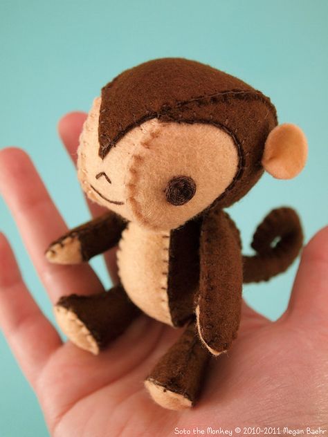 Monkey Felt Pattern, Felt Monkey, Monkey Plush, Sewing Stuffed Animals, Felt Pattern, Plush Pattern, Hand Puppets, Creepy Cute, Felt Diy