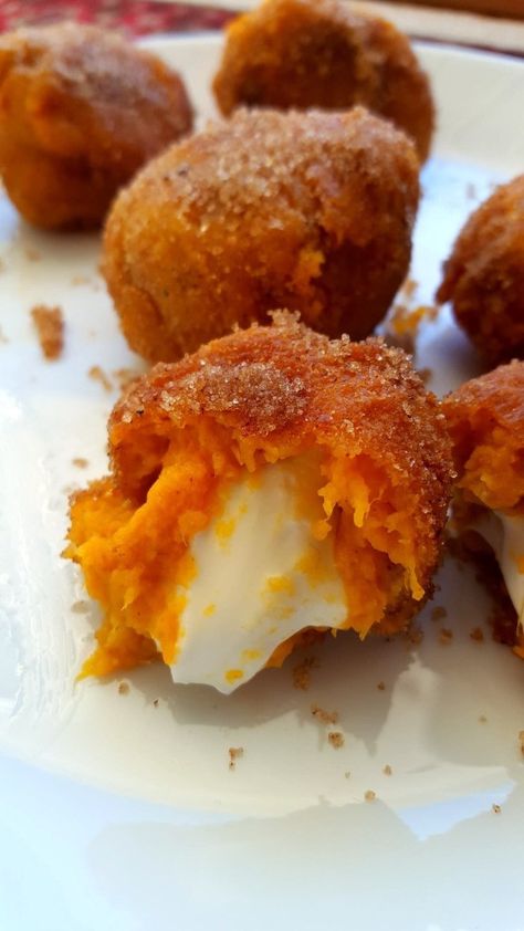 Sweet Potato Bombs With Marshmallow in Cinnamon Sugar - Sweet Potato Balls Recipe, Jelly Meatball Recipe, Grape Jelly Meatballs Recipe, Sweet Potato Frittata, Sweet Potato Dessert, Dessert Chef, Mashed Sweet Potatoes, Great Desserts, Sweet Potato Recipes