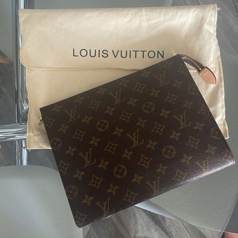 LV clutch Lv Clutch, Louis Vuitton Clutch Bag, Louie Vuitton, Louis Vuitton Clutch, The New Me, Envelope Clutch, Vuitton Handbags, New Me, Fashion Board