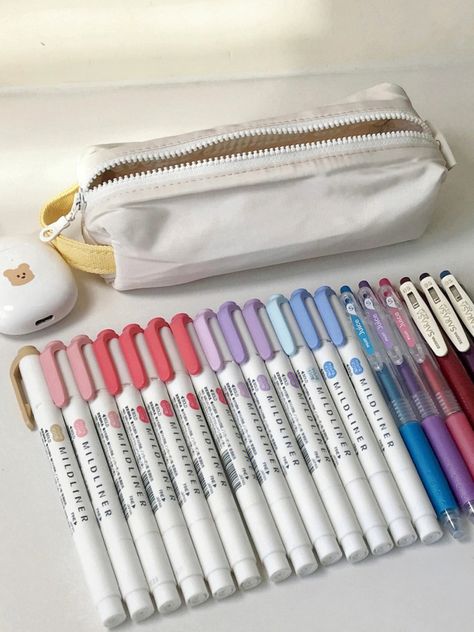 Aesthetic Highliters, Highliters School Aesthetic, Highliters School, Studying Stationary, Pretty School Supplies, Stationery Obsession, Expensive Things, Cute Stationary School Supplies, Posca Marker