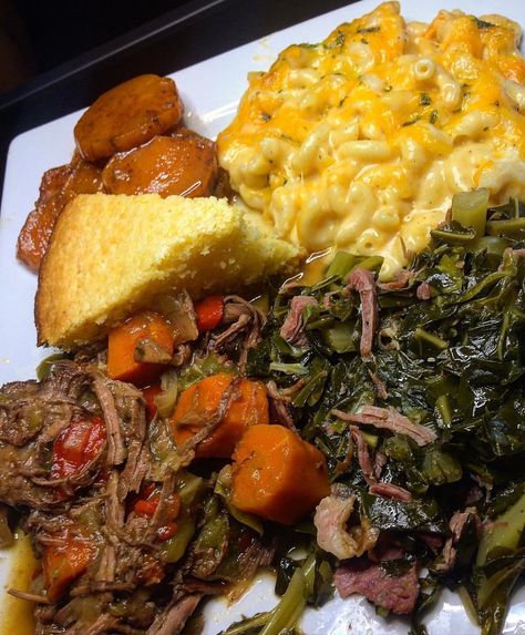 Homemade baked macaroni and cheese, candied yams, collard greens with smoke turkey, pot roast with carrots and sweet corn bread! By… Soul Food Dinner, Food Babe, Food Goals, Food Obsession, Pretty Food, Food Cravings, I Love Food, Amazing Food, Pot Roast