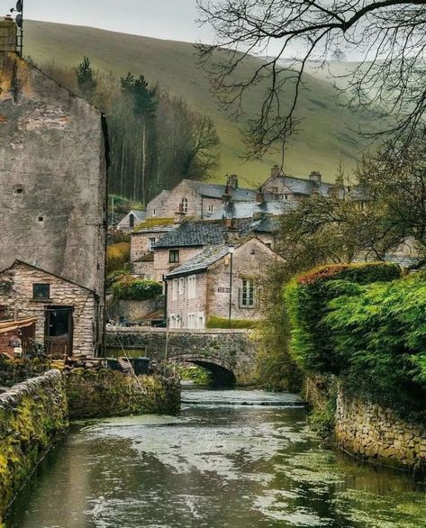 Peveril Castle, Mam Tor, Castleton Derbyshire, Peak District England, Village Ideas, England Countryside, Peak District National Park, Village Photos, Hope Valley