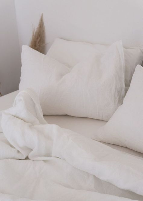 White Color Aesthetic, Bed Background, Cotton Aesthetic, Neutrals Aesthetic, Bedding Neutral, Mood Board Aesthetic, Bright Photography, Dreamy Bed, Bed Luxury