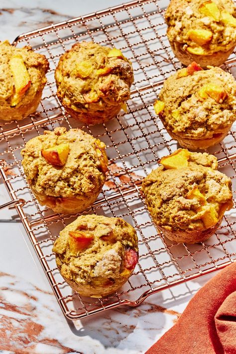 These High-Protein Peach Muffins Are Loaded with Peak Summer Flavor High Protein Peach Muffins, Peach Protein Muffins, Muffins Yogurt, Assorted Muffins, Peach Cobbler Muffins, Pumpkin Cookies Healthy, High Protein Dishes, Baby Muffins, Peach Muffins