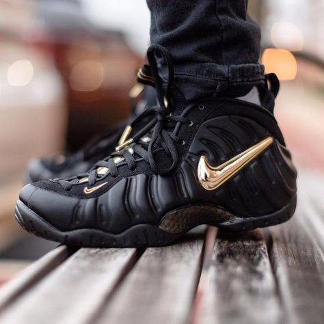 Different Types Of Sneakers, Air Foamposite Pro, Nike Foamposite, Jordan Sneaker, Nike Shoe, Ideas Food, Leather Art, Sneakers Addict, Pro Black