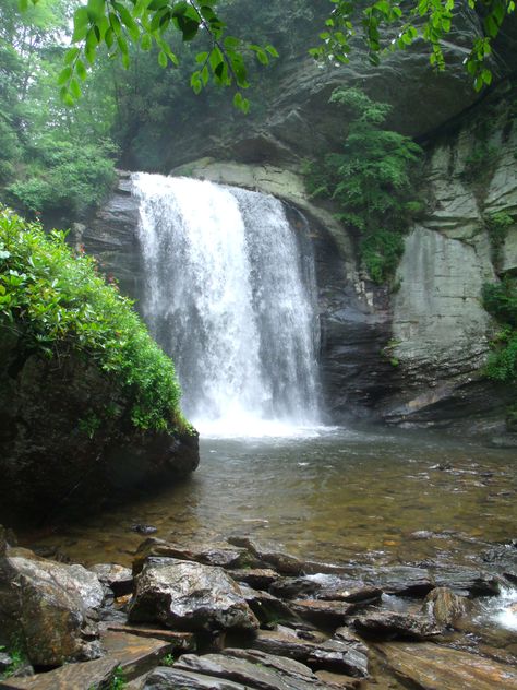 The very firs waterfall I got to see in Brevard North Carolina. This one is called Looking Glass Falls. Brevard North Carolina, Fallen Book, Book Aesthetics, North Carolina, Around The Worlds, Stone, Drawings, Water, Glass