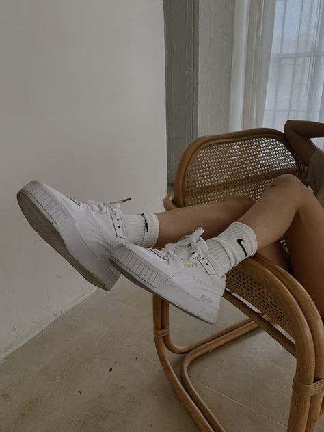 Carina Puma Outfit, Puma Sneakers Aesthetic, How To Style Puma Sneakers, Puma Cassia Outfit, Aesthetic Puma Shoes, Puma Trainers Outfit, Puma Shoes Aesthetic, White Puma Outfit, Puma Carina Sneakers Outfit