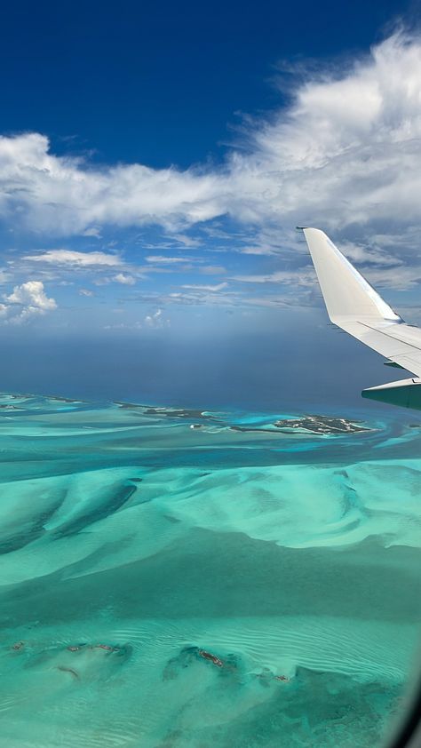 Aruba Beach Aesthetic, Bahamas Honeymoon Aesthetic, Pretty Airplane View, Bahamas Aesthetic Wallpaper, Bahamas Astethic, Atlantis Bahamas Aesthetic, Bahamas Airport, The Bahamas Aesthetic, Nassau Bahamas Aesthetic