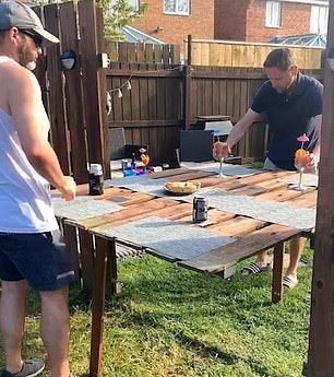 Two drinking friends convert fence panel into flip-down bar after their local pub shut amid lockdown Fence Bar, Fence Table, Hinged Table, Drinking Friends, Decking Ideas, Fold Down Table, Family Homestead, Garden Fence Panels, Backyard Privacy