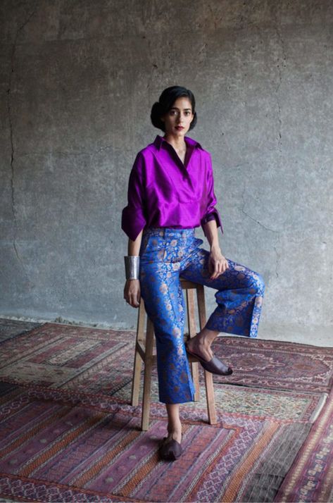 Skirts To Jackets: 12 Ways To Give New Life To An Old Banarasi Saree Womens Western Pant Suit, Payal Khandwala, Fusion Fashion, Patterned Pants, Salwar Kamiz, Western Outfits Women, Ethnic Outfits, Silk Trousers, Indian Designer Outfits