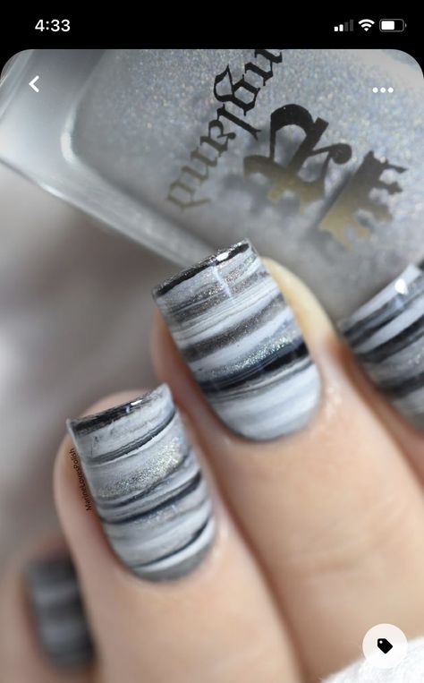 Diagonal Stripe Nails, Pinstripe Nail Designs, Grey Black Nails Design, Nail Designs Stripes, Black White And Grey Nails, Lisa Nails, Boy Nails, Wild Nails, Pinstripe Nails