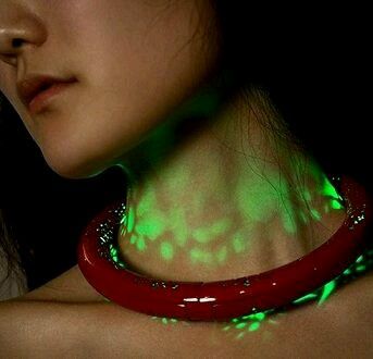 Aurora Necklace, Led Necklaces, Burning Man Fashion, Light Jewelry, Conceptual Fashion, Contemporary Jewelry Design, Fashion Technology, Body Adornment, Technology Fashion