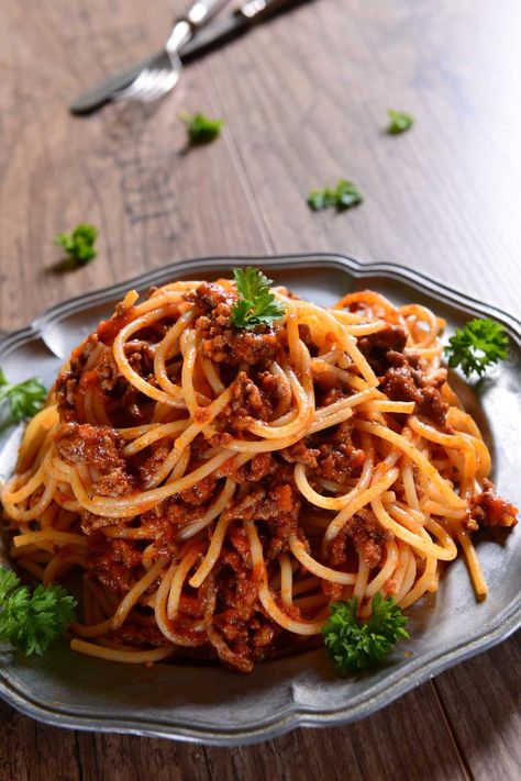 Nigella's Spaghetti Bolognese is a classic Italian dish made with al dente spaghetti covered in a tasty beef sauce flavored with herbs and spices. It's the Spaghetti Bolognese Aesthetic, Spag Bowl, Best Spaghetti Bolognese Recipe, Recipe Tin Eats Spaghetti Bolognese, Quick Spaghetti Bolognese, Bowl Of Spaghetti, Beef Bolognese, Bolganese Spaghetti, Spaghetti Bolognaise