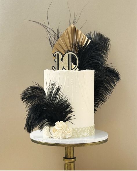 Hollywood Glam Cake Ideas, Masquerade Party Cake Ideas, Great Gatsby Party Cake, 1920s Themed Cake, Great Gatsby Party Food Ideas, Gatsby Themed Birthday Party, 1920s Cake Ideas, Great Gatsby 50th Birthday Party, Roaring 20s Cake Ideas