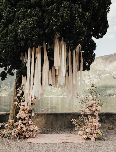 Christmas Displays, Wedding Ceremony Backdrop, Lake Como Wedding, Romantic Wedding Decor, Pink Wedding Flowers, Beach Theme Wedding, Ceremony Backdrop, Green Wedding Shoes, Ceremony Decorations