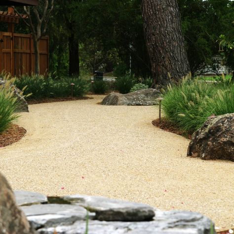 Driveway Walkway Ideas Front Yards, Dg Landscaping Decomposed Granite Patio, Decomposed Granite Driveway, Decomposed Granite Landscaping Backyard, Gravel Walkways Paths, Crushed Granite Walkway, Crushed Granite Landscape, Decomposed Granite Landscaping, Barn Landscaping