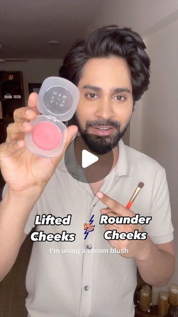 Pink Highlighter Makeup Look, Cheek Blush Makeup, Blush And Highlighter, Blush Application Round Face, How To Blush Cheeks, Diy Blush, Blush Hacks, How To Apply Blush Correctly, Pink Highlighter Makeup