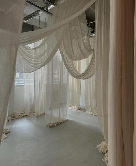 Whimsical event design via @miasylviaa 🪄 #eventdesign #events Draping Techniques Decor, Showroom Fabric, Mv Ideas, Wedding Drapery, Wedding Draping, Event Studio, Concert Stage Design, Fabric Installation, Bedroom Drapes