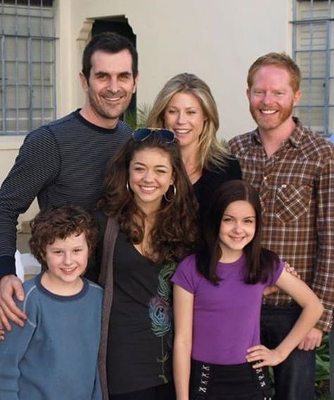 Mitchell Pritchett, Cast Modern Family, Modern Family Cast, Modern Family Funny, Peyton Clark, The Modern Family, Modern Talking, Family Brand, Family Ideas