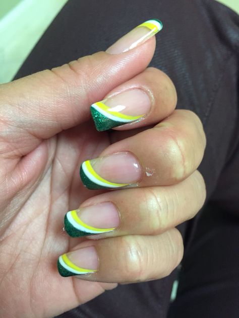 Green Yellow Ombre Nails, Packer Nails Green Bay, Greenbay Packer Nails, Oregon Duck Nails Designs, Oregon Ducks Nails, Green And Yellow Nails Design, Green Bay Packers Nail Art, Green Yellow Nails, Packers Nails