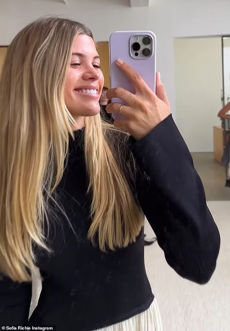 Bleach Blonde Hair, Beautiful Hair Color, Honey Blonde Hair, Blonde Hair Inspiration, Blonde Hair Looks, Sofia Richie, Hair Inspo Color, Light Hair, Hair Envy