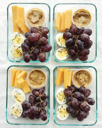 10 Breakfast Meal Prep Bento Boxes Breakfast Boxes, Cookies Banane, Easy Meal Prep Lunches, College Nutritionist, Sliced Cheese, Dairy Free Yogurt, Yogurt Flavors, College Meals, Dairy Free Cheese