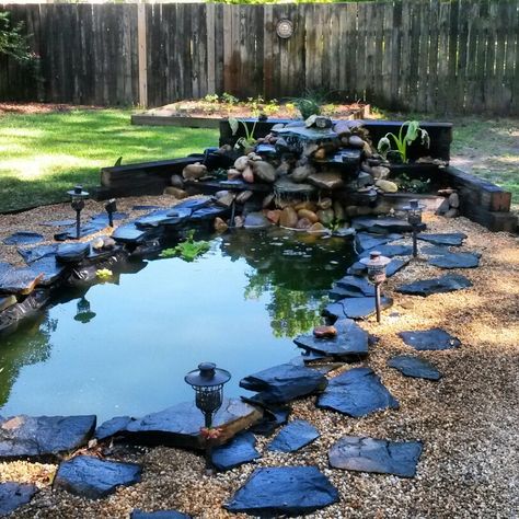 DIY Koi pond and waterfall Kolam Air, Garden Pond Design, Diy Pond, Fountains Backyard, Pond Waterfall, Pond Landscaping, Natural Pond, Backyard Water Feature, Waterfalls Backyard