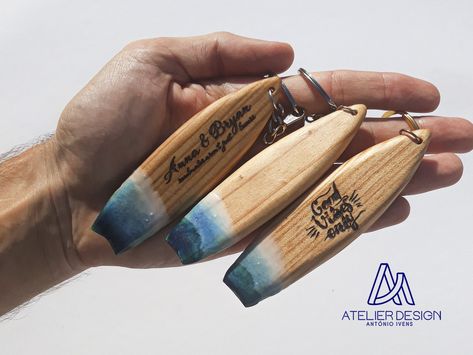 Surfboard Keychain, Keychain Wood, Ocean Surfing, Jewelry Shop Display, Keychain Custom, Wood Keychain, Resin Keychain, Summer Cool, Diy Holder