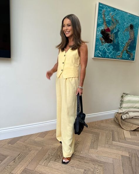 Louise Thompson (@louise.thompson) • Instagram photos and videos Louise Thompson, Petite Fashion, Mood Board, Fashion Looks, Fashion Inspo, Photo And Video, Instagram Photos, Instagram Photo, Instagram